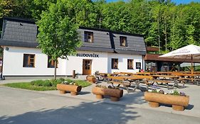 Restaurace a Penzion Bludoveček